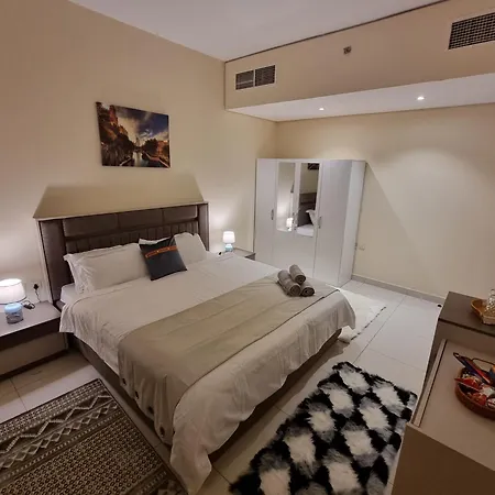 King Deluxe Rooms In A Shared Apartment With Shared Bathroom Sharjah Exterior photo