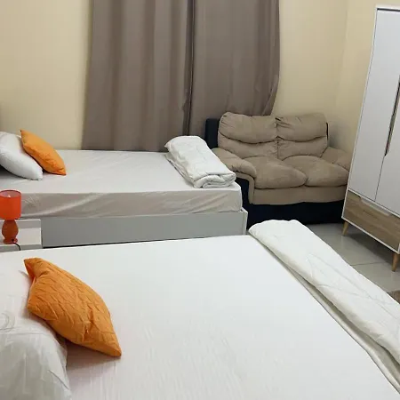 King Deluxe Rooms In A Shared Apartment With Shared Bathroom Sharjah Exterior photo
