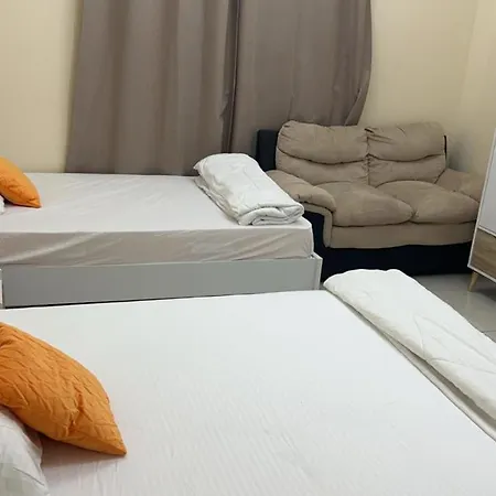 King Deluxe Rooms In A Shared Apartment With Shared Bathroom Sharjah Exterior photo