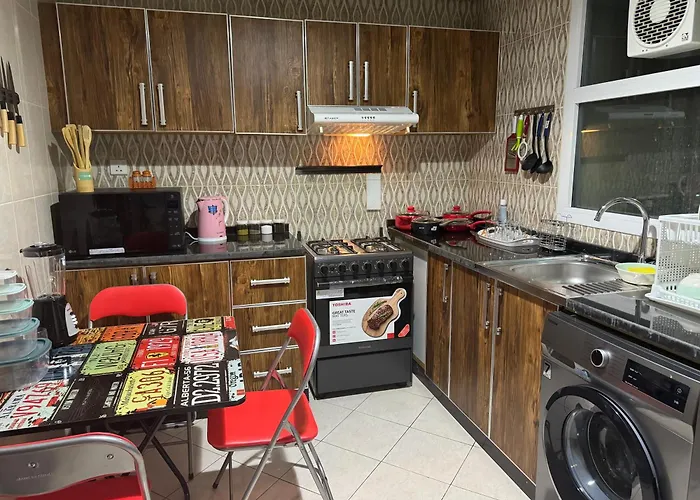 King Deluxe Rooms In A Shared Apartment With Shared Bathroom