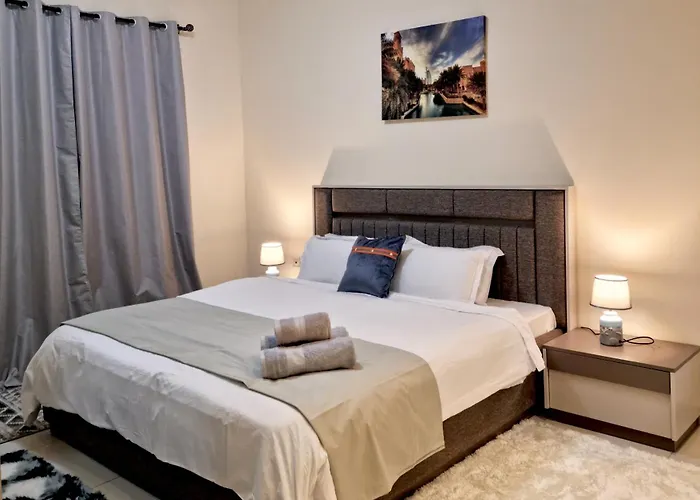 King Deluxe Rooms In A Shared Apartment With Shared Bathroom