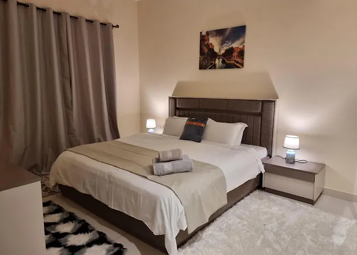King Deluxe Rooms In A Shared Apartment With Shared Bathroom