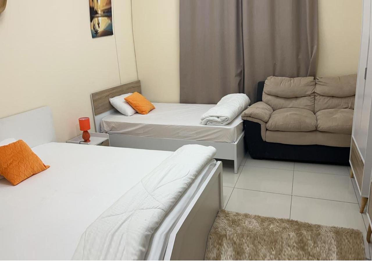 King Deluxe In A Shared With Shared Bathroom * Sharjah